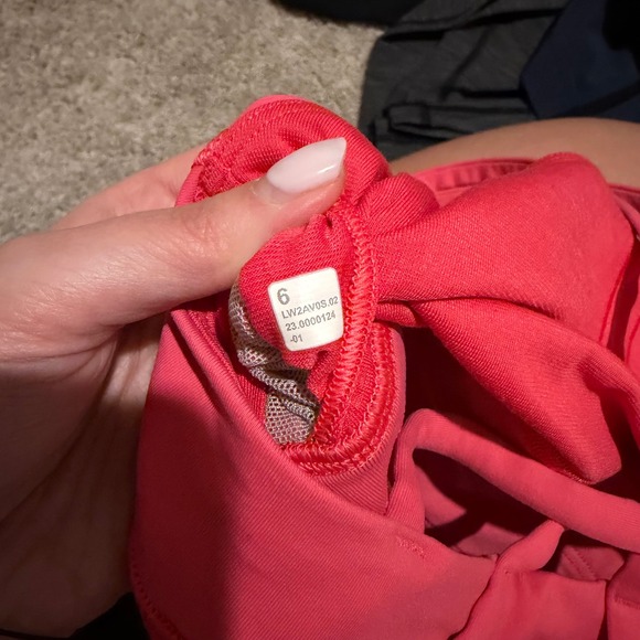 Lululemon Energy Longline Bra *Medium Support, B–D Cups Lip Gloss Pink Size 6 - Picture 8 of 8